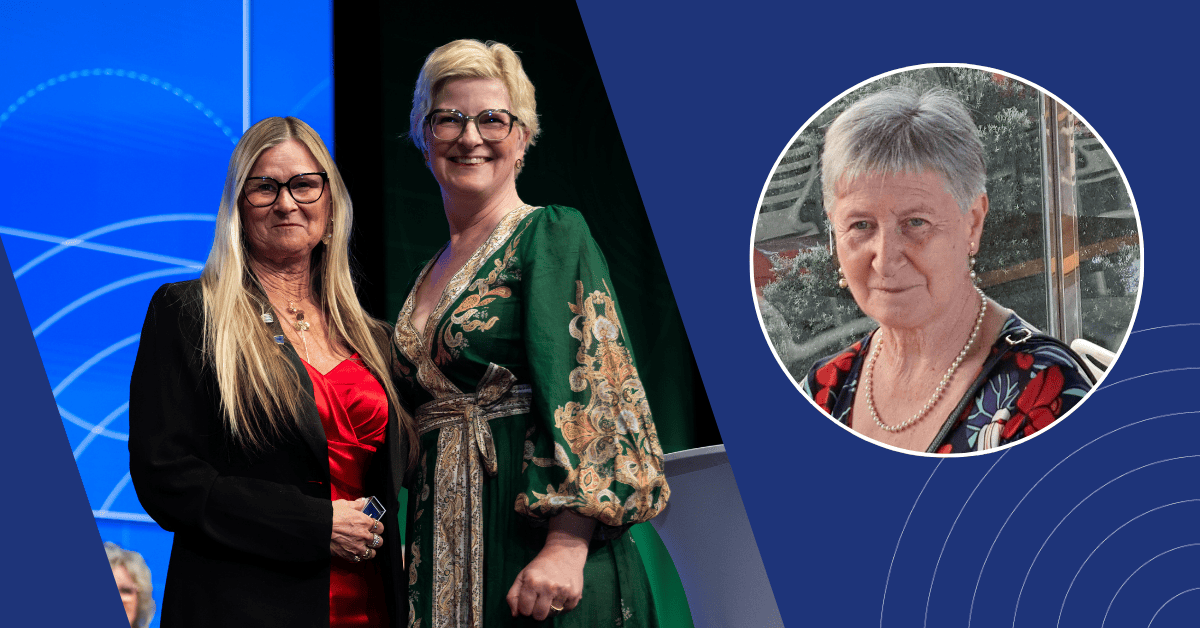 Förtjänstmottagarna och Riksidrottsförbundets ordförande syns på bilden. 
